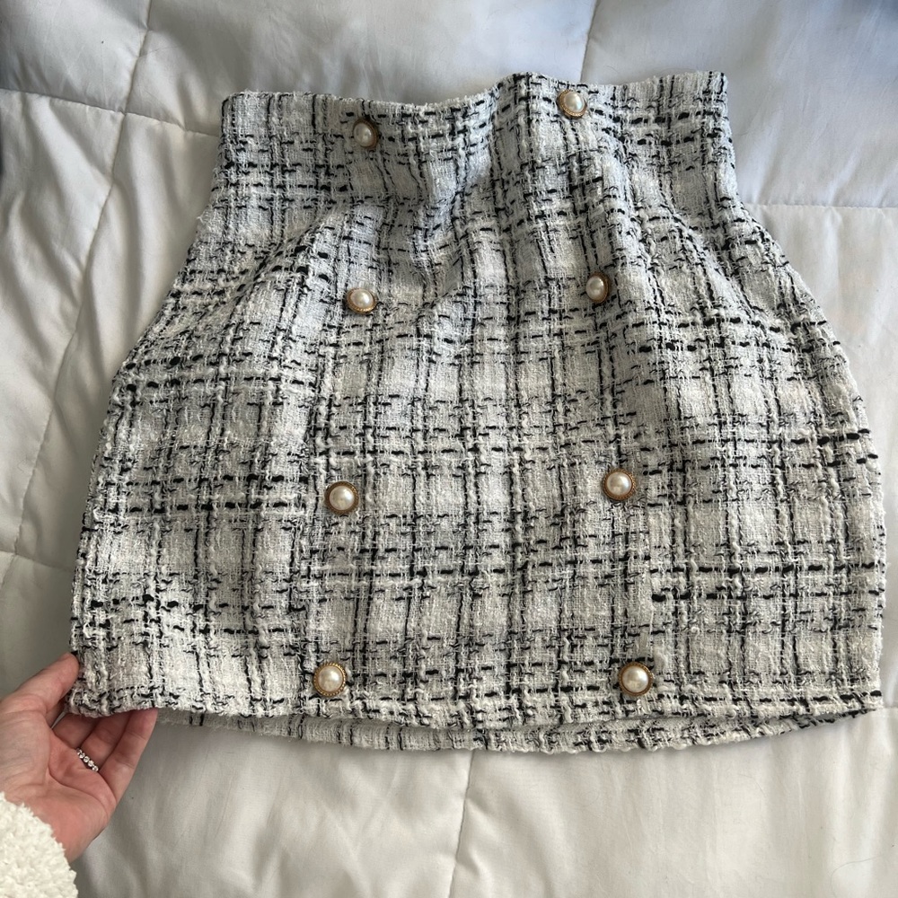 Tweed mini skirt